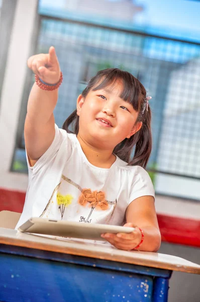 Asiatisk Flicka Grundskolan — Stockfoto