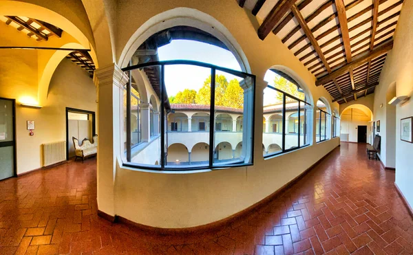 PISA, ITALY - SEPTEMBER 27, 2019: Interior of Saint Anna Univers — Stockfoto