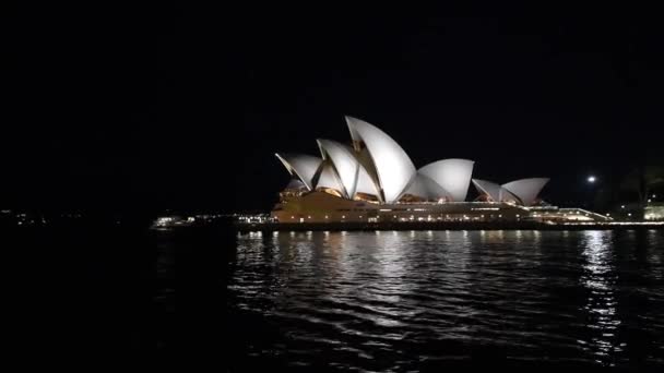 Sydney Australia 2018年8月19日 歌剧院入夜 悉尼每年吸引1500万人 — 图库视频影像