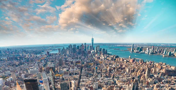 뉴욕 스카이 라인의 일몰 보기 — 스톡 사진