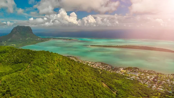 Vista Panorámica Costa Mauricio África Día Soleado Con Océano Vegetación — Foto de Stock