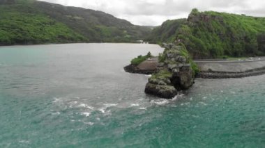 Yüzbaşı Matthew Flinders Anıtı Mauritius 'ta. Bulutlu bir günde İHA 'dan hava görüntüsü