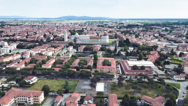 Incredibile vista aerea di Pisa, famosa città della Toscana. Rallentatore — Video Stock