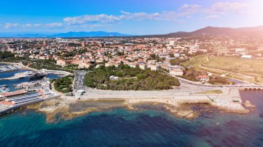Livorno kıyı şeridinin muhteşem hava manzarası, Toskana. İHA 'dan Leghorn.