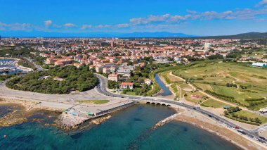 Livorno kıyı şeridinin muhteşem hava manzarası, Toskana. İHA 'dan Leghorn.