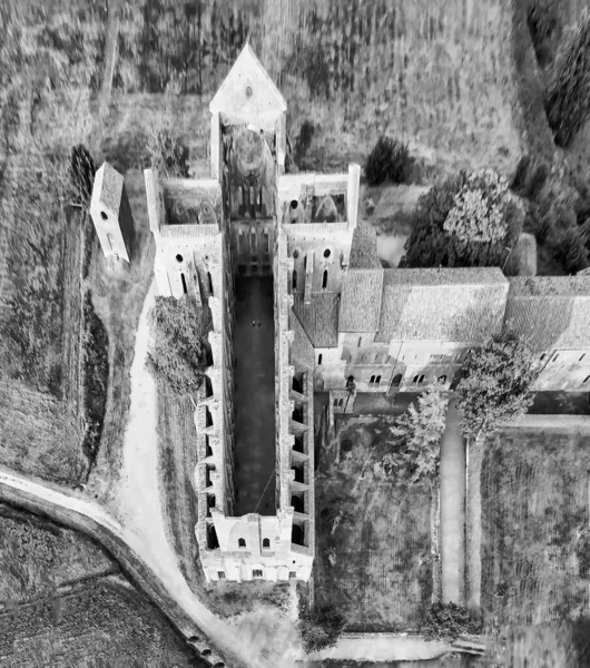 Atemberaubende Luftaufnahme Der Wunderschönen Abtei Von San Galgano Mit Dachlosen — Stockfoto
