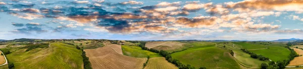 Úžasný Letecký Pohled Krásné Toskánské Vrchy Jarní Sezóně Itálie — Stock fotografie