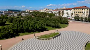 Livorno ve Mascagni Terrace 'ın muhteşem hava manzarası, ünlü Toskana kasabası