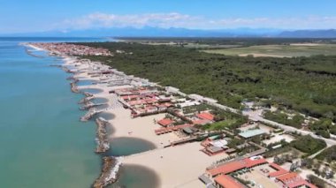 Marina di Pisa sahil şeridinin inanılmaz hava manzarası, Toskana