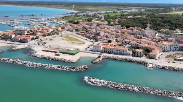 Marina di Pisa sahil şeridinin inanılmaz hava manzarası, Toskana — Stok video