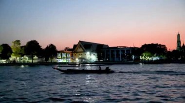 Wat Arun Tapınağı ve Chao Phraya Nehri gün batımında, Bangkok