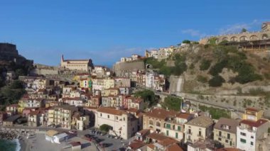 Tropea, Calabria kıyı şeridi. Yaz mevsiminde hava manzarası
