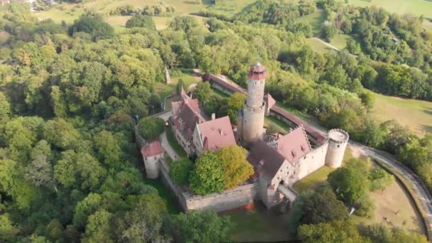 Bamberg Altenburg slott under sommarsäsongen, Tyskland. Utsikt från drönare i slow motion — Stockvideo