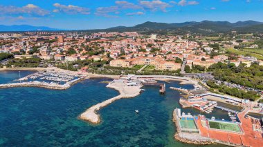 Livorno kıyı şeridinin muhteşem hava manzarası, Toskana. İHA 'dan Leghorn.