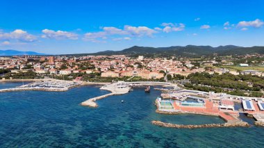 Livorno kıyı şeridinin muhteşem hava manzarası, Toskana. İHA 'dan Leghorn.