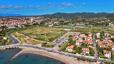 Livorno kıyı şeridinin muhteşem hava manzarası, Toskana. İHA 'dan Leghorn.