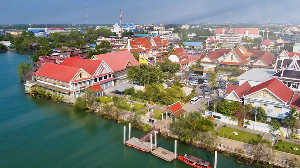 Flygfoto Över Maeklong Järnvägsmarknaden Och Stadens Skyline Thailand — Stockfoto