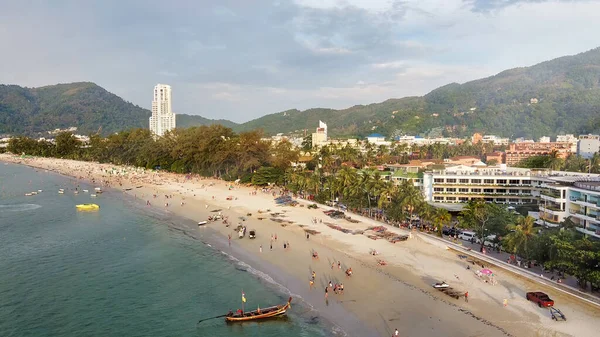 Phuket Thailand Aralik 2019 Turistlerle Güzel Patong Sahili Nin Havadan — Stok fotoğraf