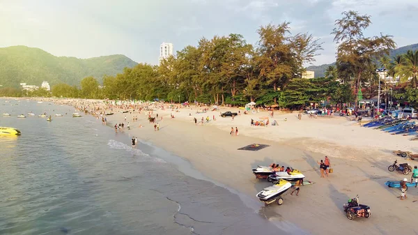 Phuket Thailand Aralik 2019 Turistlerle Güzel Patong Sahili Nin Havadan — Stok fotoğraf