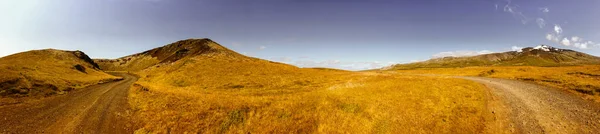 여름철의 파노라마처럼 아름다운 아이슬란드의 분화구 — 스톡 사진