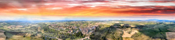 ピエンツァ トスカーナ 中世の町の夕日の空中風景 — ストック写真