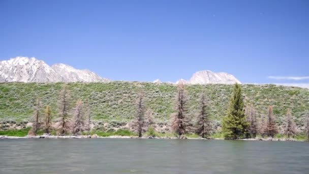 グランド・トン国立公園の川とピーク,アメリカ — ストック動画