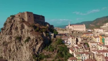 Scilla, Calabria. Güney İtalya kıyıları yaz mevsiminde