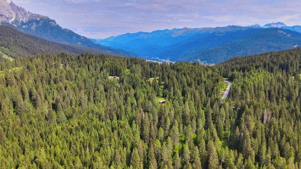 Alpin Landschap Met Prachtige Bergen Zomer Uitzicht Vanaf Drone — Stockfoto