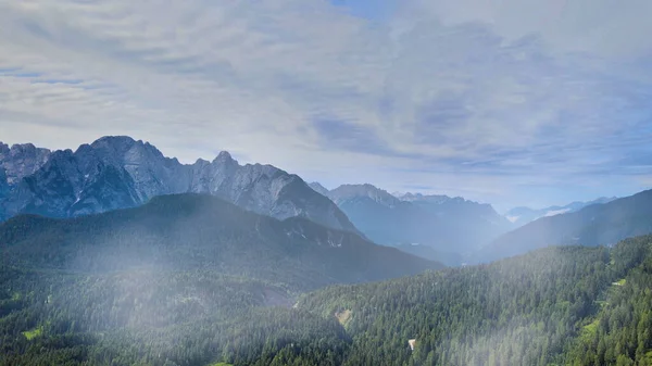 Альпійський Пейзаж Красивими Горами Влітку Вид Безпілотного Літуна — стокове фото