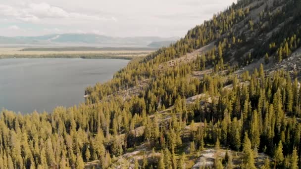 Vue aérienne du lac Jenny dans le parc national Grand Teton