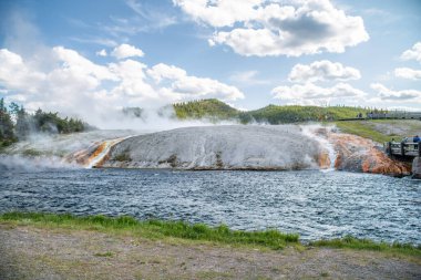 Yellowstone Ulusal Parkı 'ndaki Firehole Nehri.