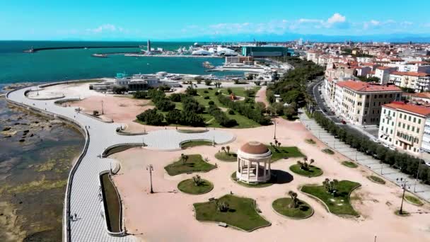 Increíble vista aérea de Livorno y Mascagni Terraza, famosa ciudad de Toscana — Vídeos de Stock