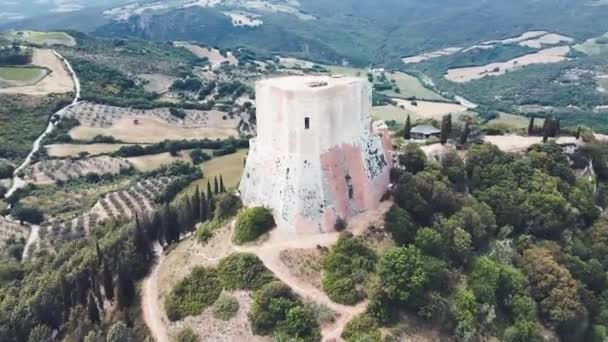 Rocca Tintinnano, Toscana. Veduta aerea circolare della famosa città medievale della Val d'Orcia — Video Stock