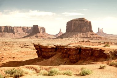 Arizona 'daki anıt vadisinde günbatımı.