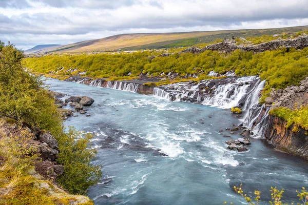 Wodospady Hraunfossar Pochmurny Letni Dzień Islandia — Zdjęcie stockowe