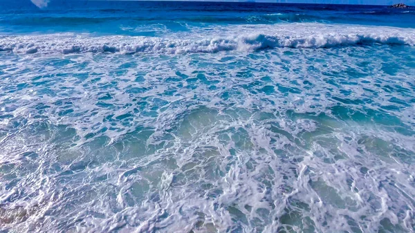 Kust Als Achtergrond Bovenaanzicht Turkoois Water Achtergrond Van Bovenaf Bekeken — Stockfoto