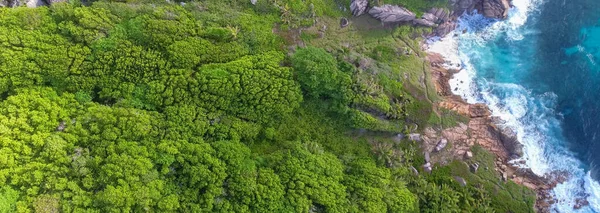 Niesamowity Widok Lotu Ptaka Wyspę Digue Seszelach Ocean Las — Zdjęcie stockowe