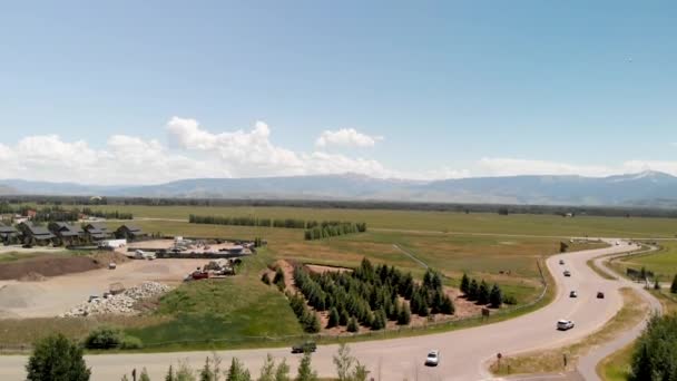Amazing panoramic aerial view of Teton Village near Jackson Hole in summer time, WY, Verenigde Staten — Stockvideo
