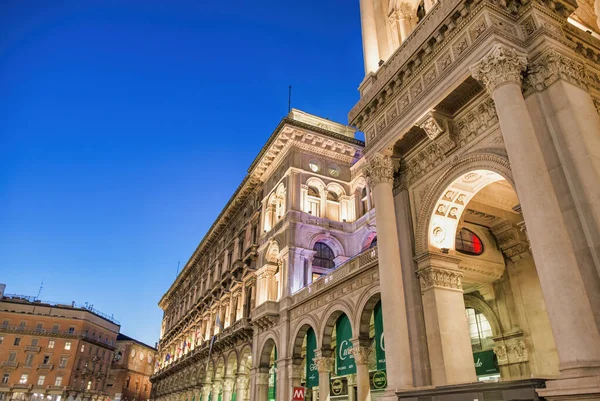 Milan Talya Eylül 2015 Gece Vittorio Emanuele Galerisinin Dış Görünüşü — Stok fotoğraf