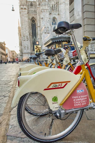 Милан Италия Сентябрь 2015 Bike Центр Проката Велосипедов Всему Городу — стоковое фото