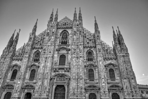 Mediolan Włochy Niesamowity Widok Milano Duomo Katedra Zachodzie Słońca — Zdjęcie stockowe