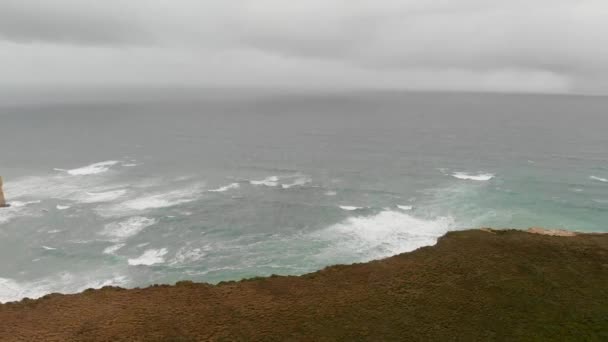 Dodici apostoli in una giornata tempestosa, vista aerea da Great Ocean Road — Video Stock