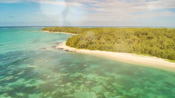 เกาะมอร มมองทางอากาศของภ สวยงามจากโดรน — ภาพถ่ายสต็อก