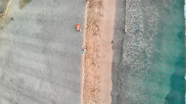 Luftaufnahme Der Wellen Entlang Der Küste Der Abenddämmerung — Stockfoto