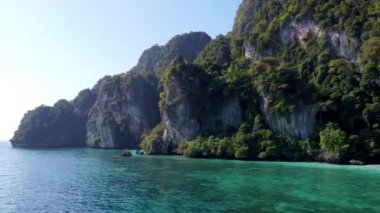 Phi Phi Adaları, Tayland 'daki Maymun Sahili' nin inanılmaz hava manzarası.