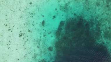 Güneşli bir günde Surin Adaları Ulusal Parkı 'nın havadan görünüşü, Phuket Eyaleti, Tayland