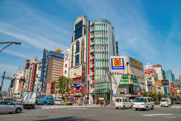 Tokio Japonsko Května 2016 Moderní Budovy Shinjuku Městskou Dopravou Turisty — Stock fotografie