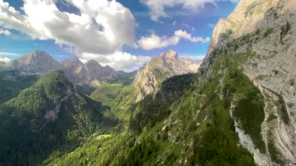 Increíble paisaje de montaña de Cinque Torri, Alpes italianos — Vídeos de Stock