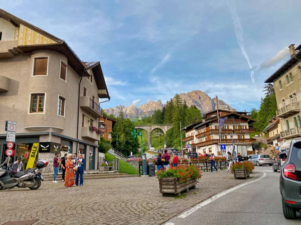 Cortina Itália Agosto 2020 Turistas Longo Das Ruas Cidade Temporada — Fotografia de Stock