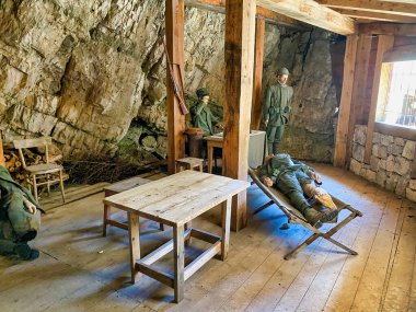 CORTINA, İTALYA - AĞUSTOS 2020: Birinci Dünya Savaşı sırasında ev yeniden yapılandırması.